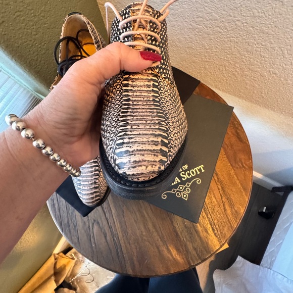 The Office of Angela Scott Miss Button in Pink Snake
Size 36.1/2 - Picture 13 of 15